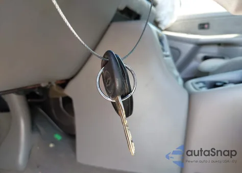 2000 Chevrolet Silverado 1500 Ls z USA, uszkodzony, nr VIN 2GCEC19T2Y1289205